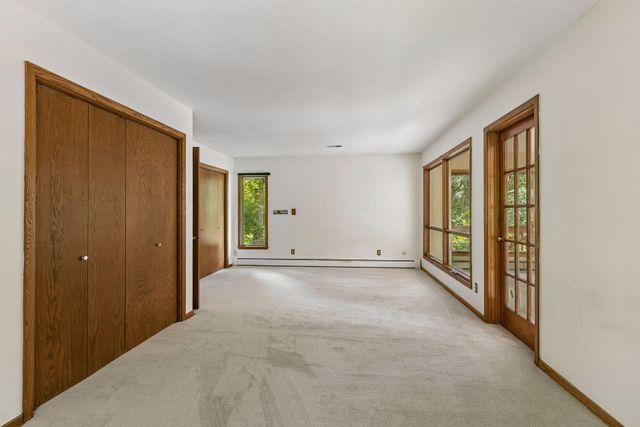 34 N Oaks Road, North Oaks, MN 55127