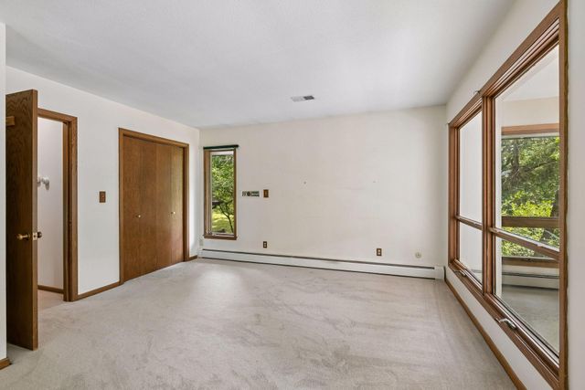 34 N Oaks Road, North Oaks, MN 55127