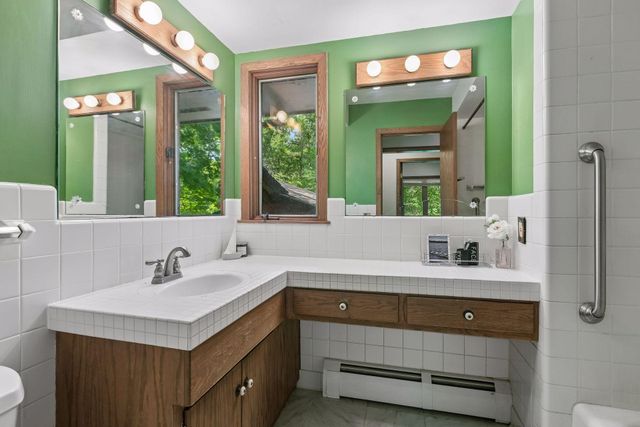 34 N Oaks Road, North Oaks, MN 55127