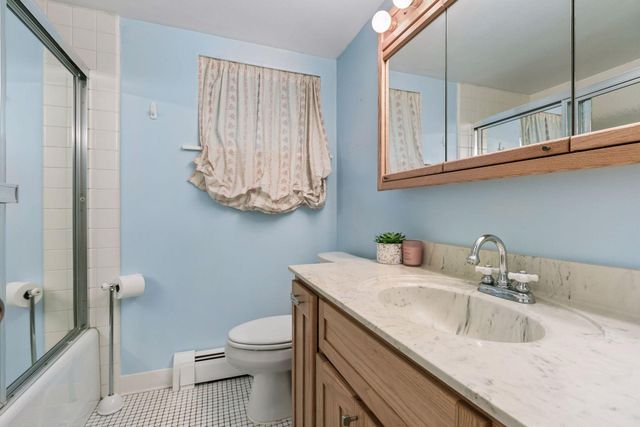 34 N Oaks Road, North Oaks, MN 55127