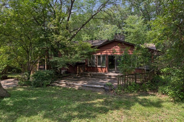 34 N Oaks Road, North Oaks, MN 55127