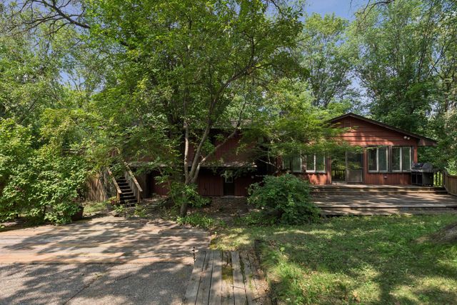 34 N Oaks Road, North Oaks, MN 55127
