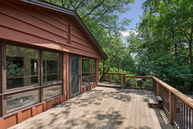 34 N Oaks Road, North Oaks, MN 55127