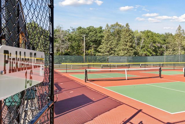 34 N Oaks Road, North Oaks, MN 55127