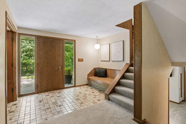 34 N Oaks Road, North Oaks, MN 55127