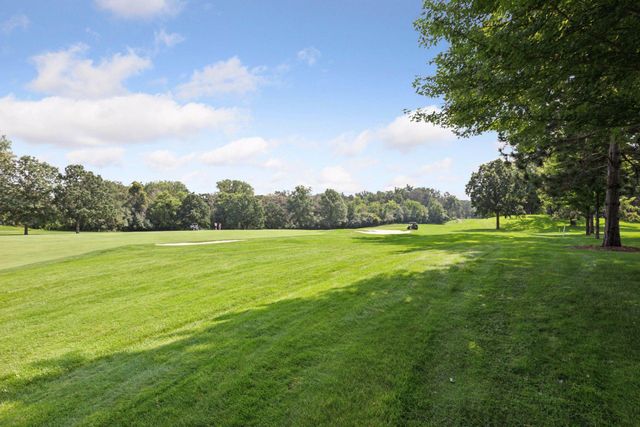 34 N Oaks Road, North Oaks, MN 55127