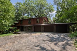 34 N Oaks Road, North Oaks, MN 55127