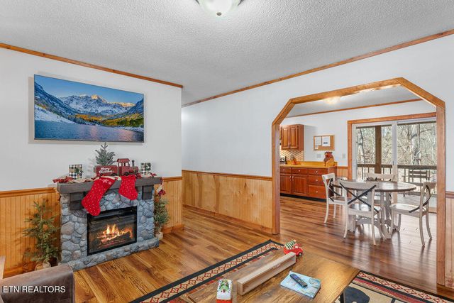 2106 Hickory Manor Rd, Sevierville, TN 37862