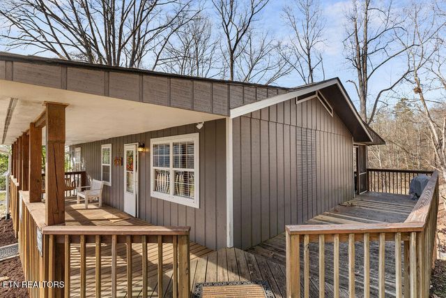 2106 Hickory Manor Rd, Sevierville, TN 37862