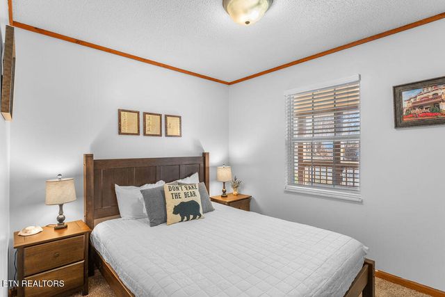 2106 Hickory Manor Rd, Sevierville, TN 37862