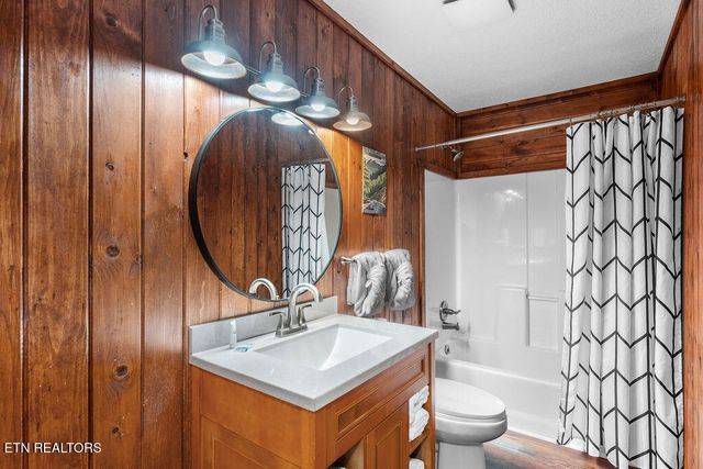 2106 Hickory Manor Rd, Sevierville, TN 37862