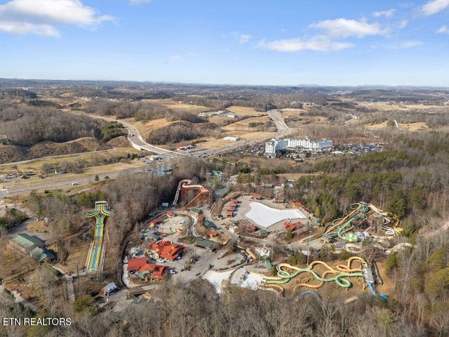 2106 Hickory Manor Rd, Sevierville, TN 37862