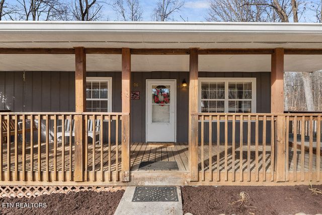 2106 Hickory Manor Rd, Sevierville, TN 37862