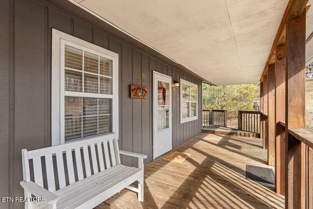 2106 Hickory Manor Rd, Sevierville, TN 37862