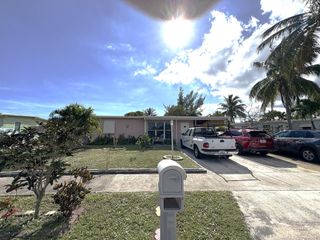 1310 NE 44th St, Pompano Beach, FL 33064