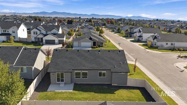 2909 N Mountain Lake Ave, Star, ID 83669