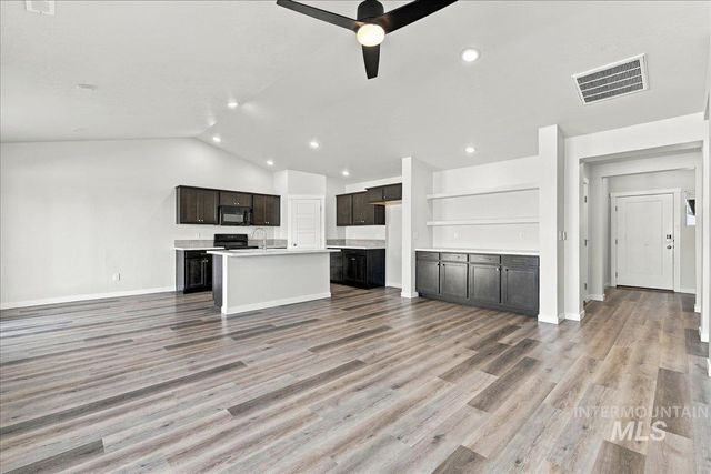 2909 N Mountain Lake Ave, Star, ID 83669