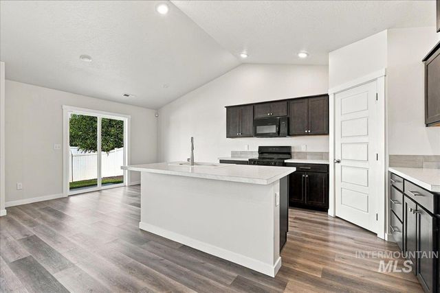 2909 N Mountain Lake Ave, Star, ID 83669