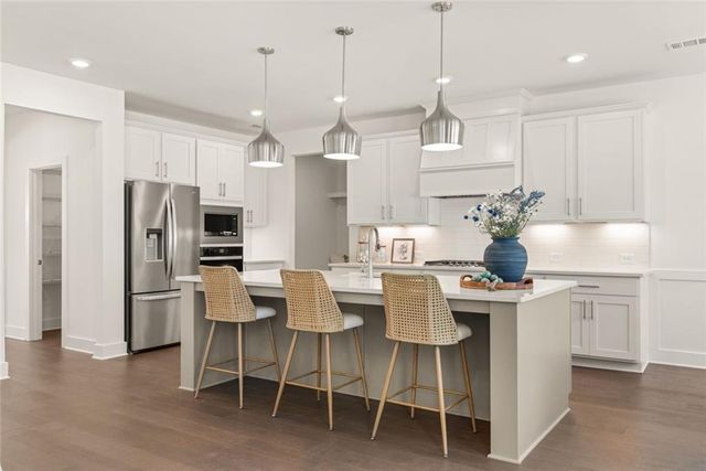 8290 Creekside Overlook Drive, Gainesville, GA 30506