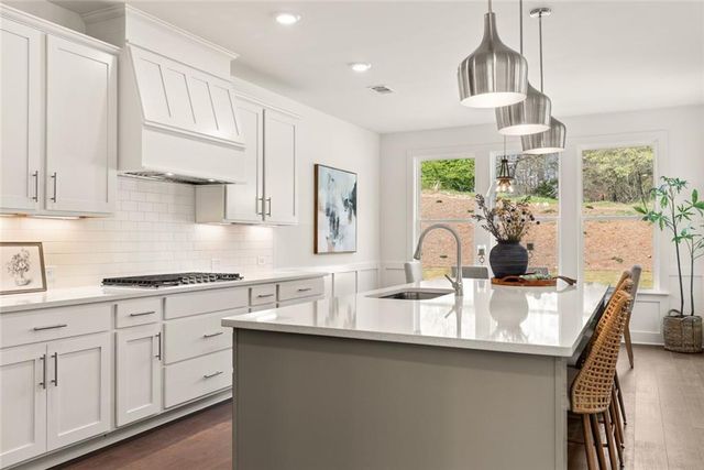 8290 Creekside Overlook Drive, Gainesville, GA 30506