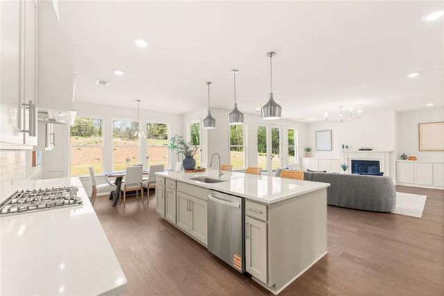 8290 Creekside Overlook Drive, Gainesville, GA 30506