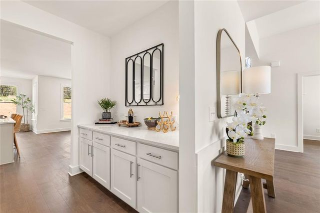 8290 Creekside Overlook Drive, Gainesville, GA 30506