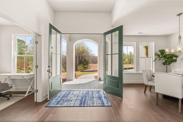 8290 Creekside Overlook Drive, Gainesville, GA 30506