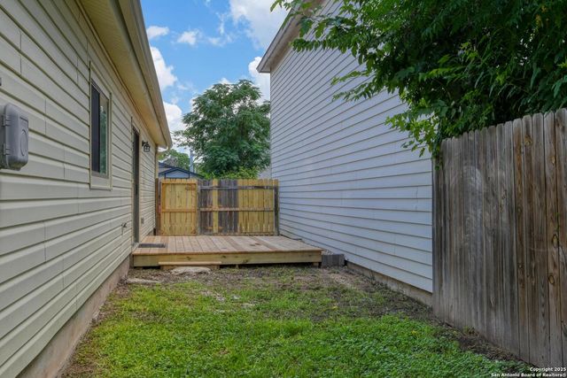 6818 Misty Field, Converse, TX 78109