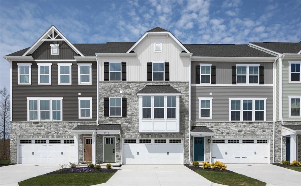 152 Ironwood Street, Zelienople Boro, PA 16063