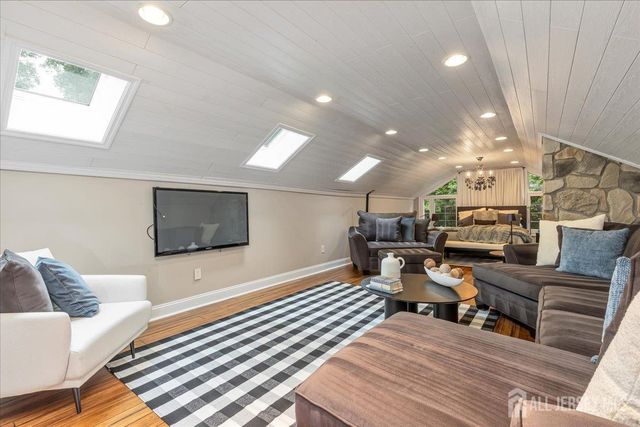 960 Glenwood Avenue, Plainfield, NJ 07060