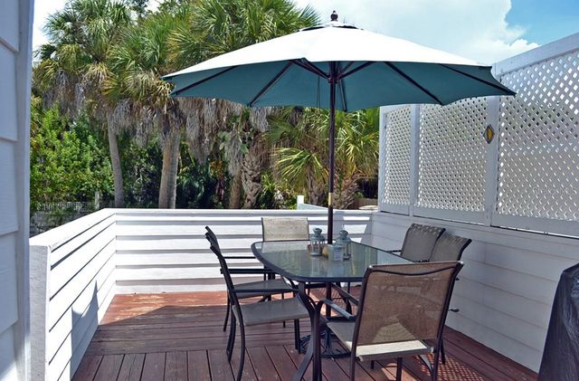 5157 SANDY BEACH AVENUE, Sarasota, FL 34242
