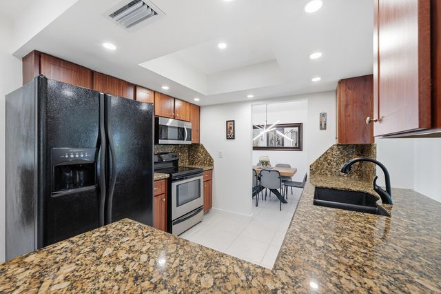 1125 N Rock Island Road, Margate, FL 33063