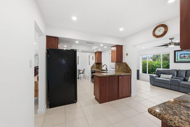 1125 N Rock Island Road, Margate, FL 33063