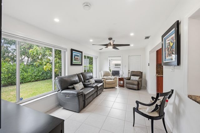 1125 N Rock Island Road, Margate, FL 33063