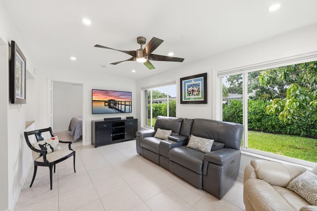 1125 N Rock Island Road, Margate, FL 33063