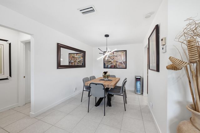 1125 N Rock Island Road, Margate, FL 33063