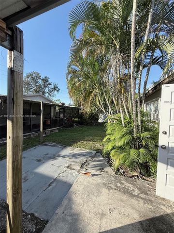 4265 SW 51st St 1, Dania Beach, FL 33314