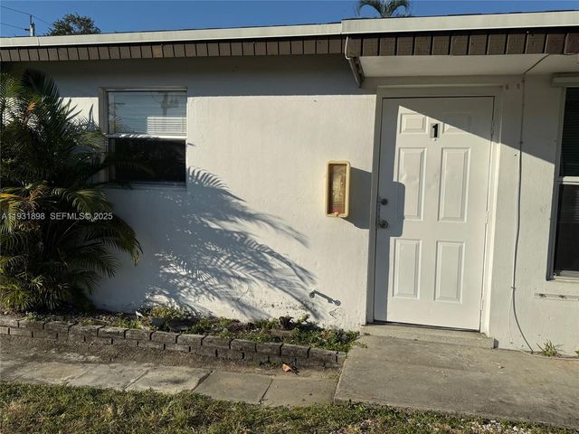 4265 SW 51st St 1, Dania Beach, FL 33314