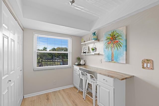 27 Abbey Lane 307, Delray Beach, FL 33446