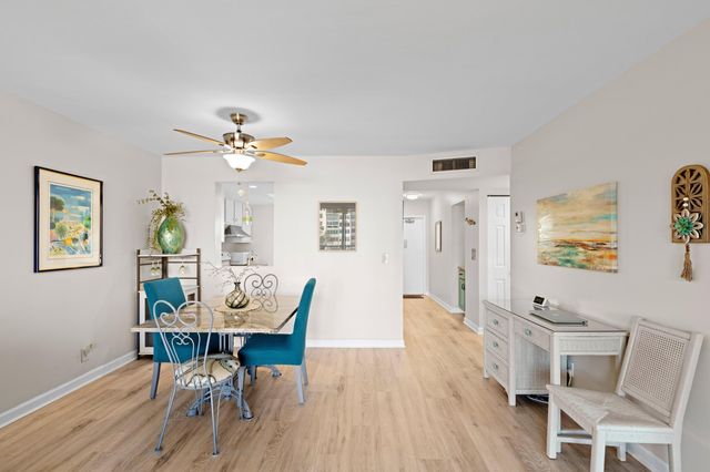 27 Abbey Lane 307, Delray Beach, FL 33446