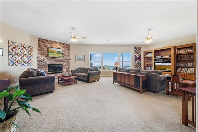6947 Mountain View Ter, Browns Valley, CA 95918