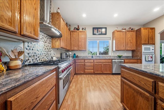 6947 Mountain View Ter, Browns Valley, CA 95918
