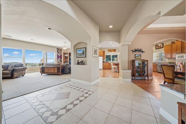 6947 Mountain View Ter, Browns Valley, CA 95918