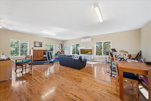 6947 Mountain View Ter, Browns Valley, CA 95918
