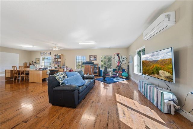 6947 Mountain View Ter, Browns Valley, CA 95918