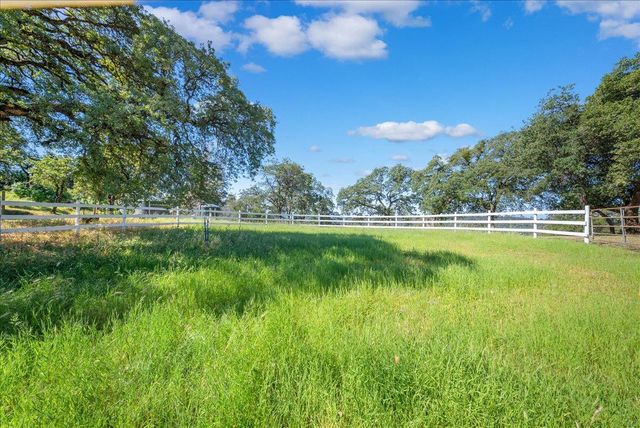 6947 Mountain View Ter, Browns Valley, CA 95918