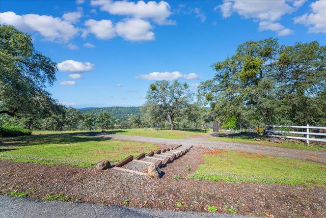 6947 Mountain View Ter, Browns Valley, CA 95918