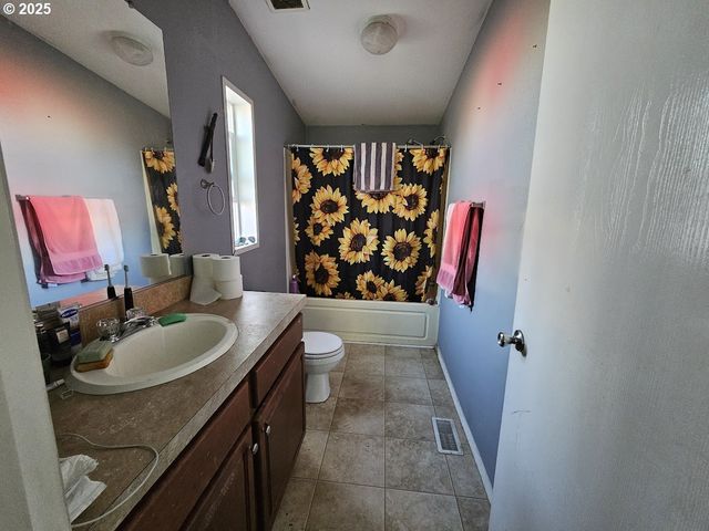 310 E COLLINS St, Goldendale, WA 98620