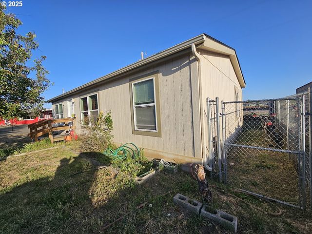 310 E COLLINS St, Goldendale, WA 98620