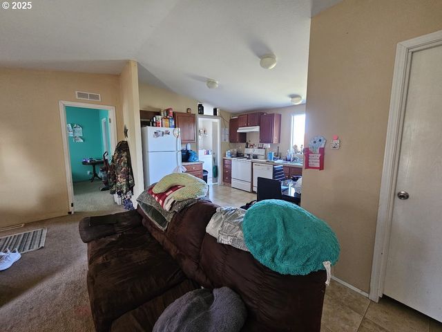 310 E COLLINS St, Goldendale, WA 98620